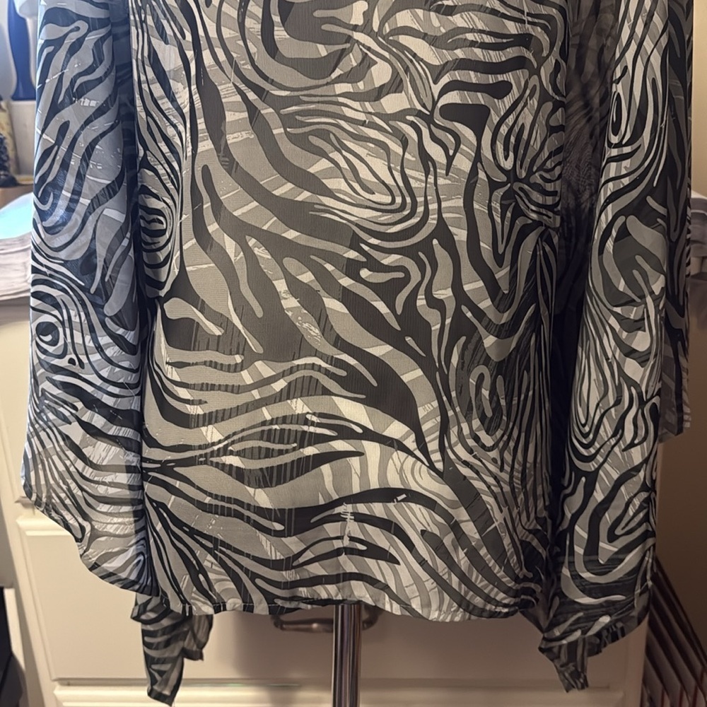 Zebra Print V-Neck Poncho Top - Picture 7 of 8